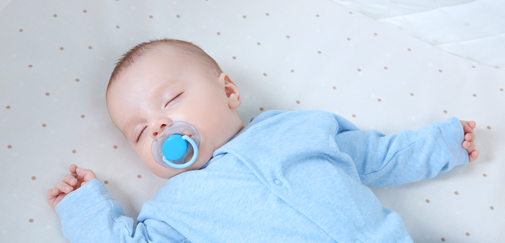 Pros and cons of using a pacifier